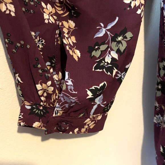NWT LOFT Plus Floral Blouse - Picture 6 of 8